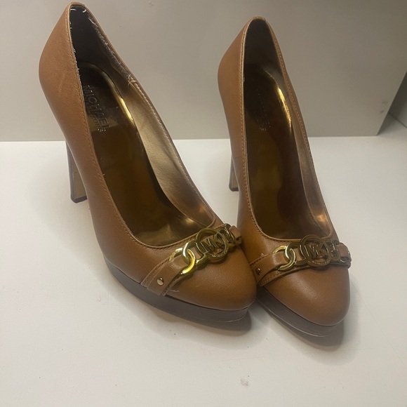 Michael Kors high, tan color in Good use conditions - Picture 13 of 16